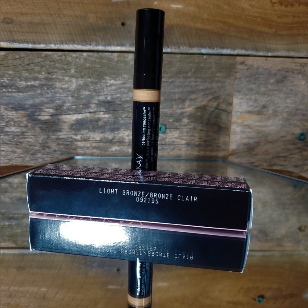 DISCONTINUED - Light Bronze - Mary Kay Perfecting Concealer